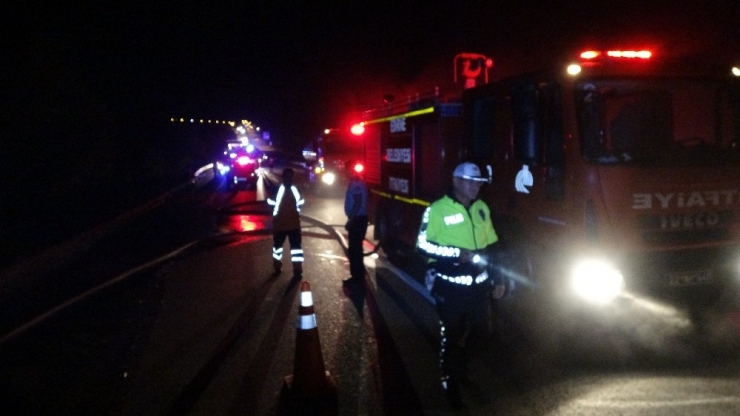 Kiraz Yüklü Tır Seyir Halinde Alev Aldı, Küle Döndü