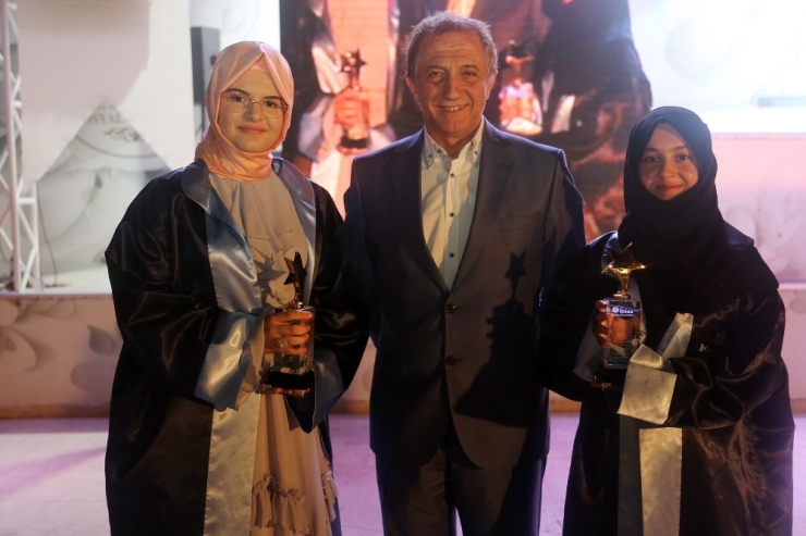 İhlas Koleji Mezunlarına Görkemli Veda