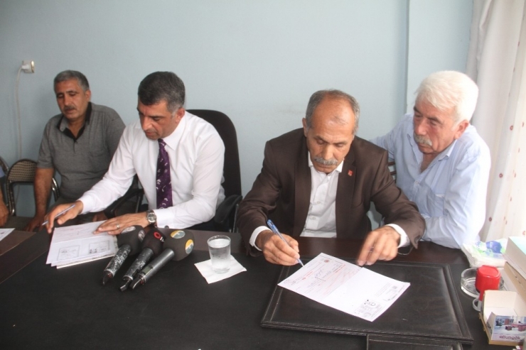 Elazığ’da Mhp’li 5 Meclis Üyesi Chp’ye Geçti