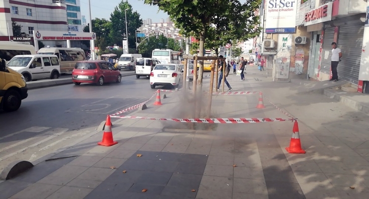 Yeraltından Çıkan Dumanlar Korkuttu