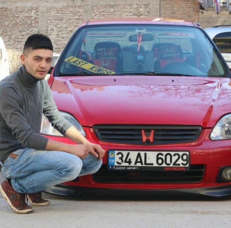 Seyir Halindeki Aracında Silahlı Saldırıya Uğradı