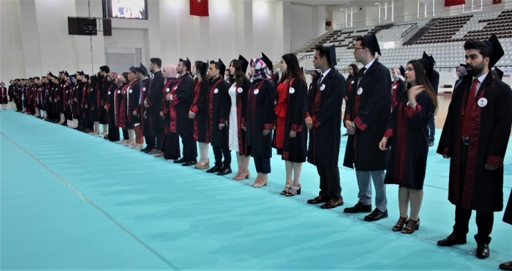 126 Doktor Adayı, Kep Attı