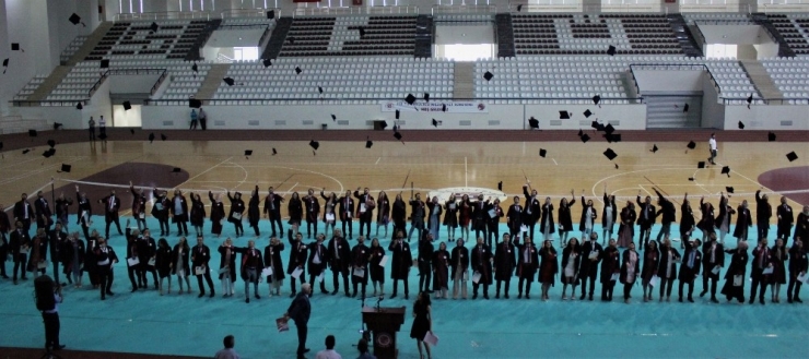 126 Doktor Adayı, Kep Attı