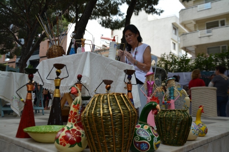 Gazete Kağıdından Yaptıklarıyla Hayrete Düşürüyor