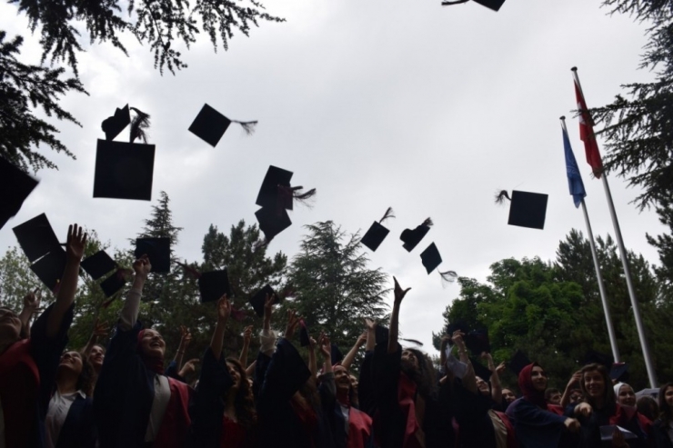 Geleceğin Eczacıları Ant İçti