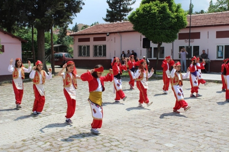 Hisarcık’ta Yılsonu Karma Sergisi Açıldı