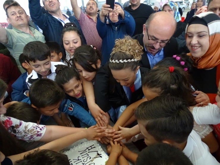İlkokulda Mezuniyet Töreni
