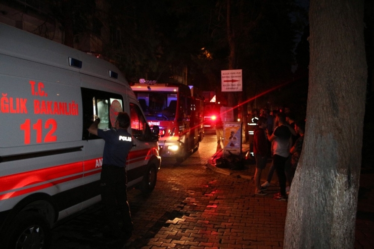 İzmir’de Apartmanda Çıkan Yangın Paniğe Neden Oldu