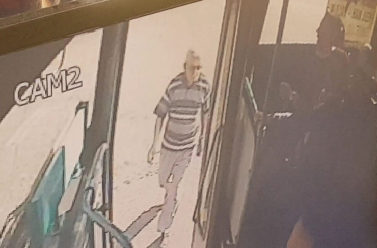 Yolun Karşısına Geçmeye Çalışan Yaşlı Adama Otobüs Çarptı