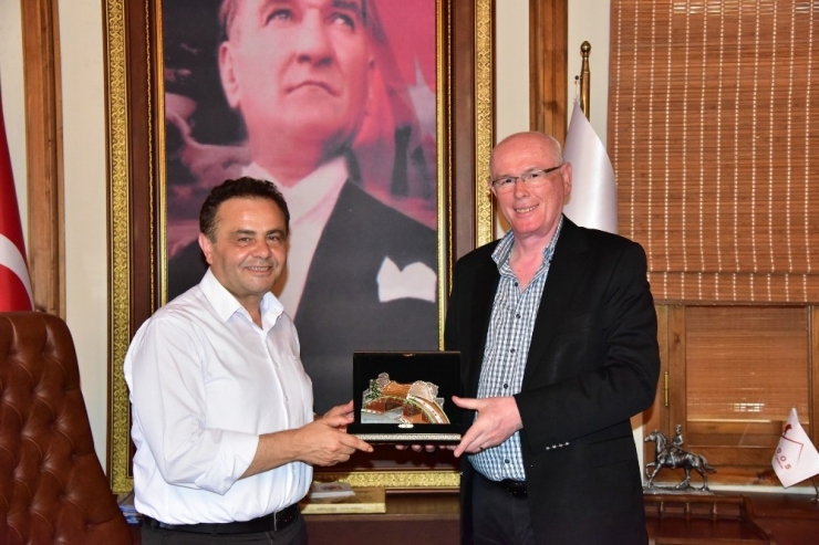 Kazım Kurt’tan Bilecik Belediye Başkanı Şahin’e Hayırlı Olsun Ziyareti