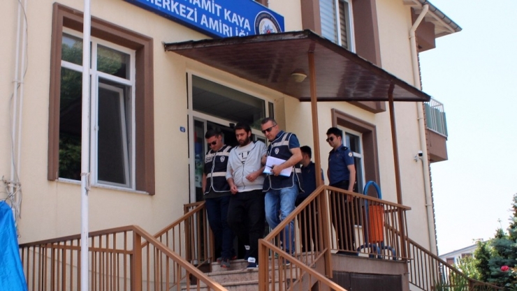 Asansör Hırsızları Yakalandı