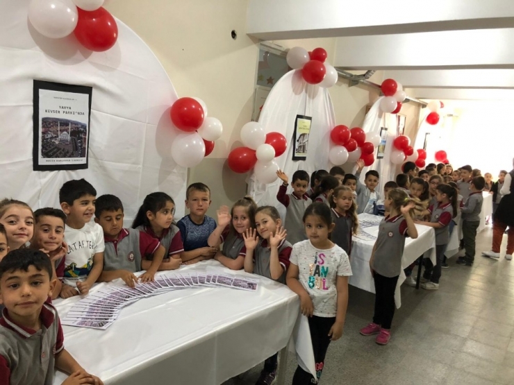 Minik Eller Yazıyor