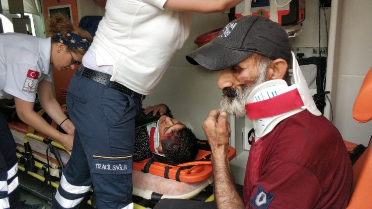 Samsun’da Kamyonet İle Tır Çarpıştı: 3 Yaralı