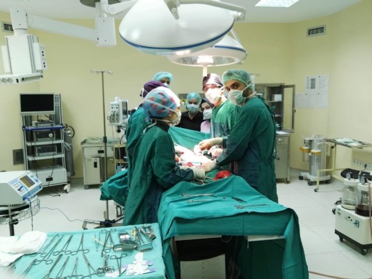 Solhan’da İlk Kez "Histerektomi" Operasyonu