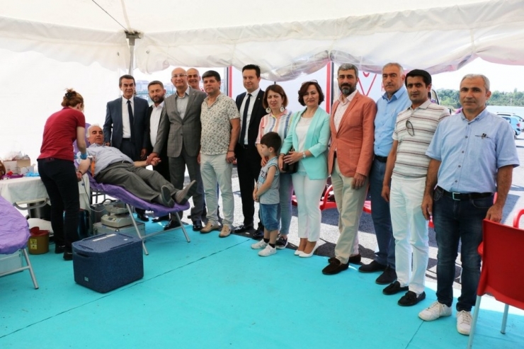 Kök Hücre Ve Kan Bağışı Kampanyası Düzenlediler