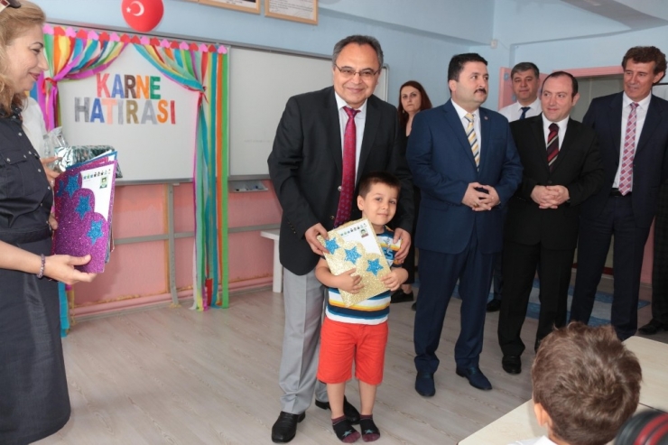 1108 Okulda 187 Bin 843 Öğrenci Karne Sevinci Yaşadı