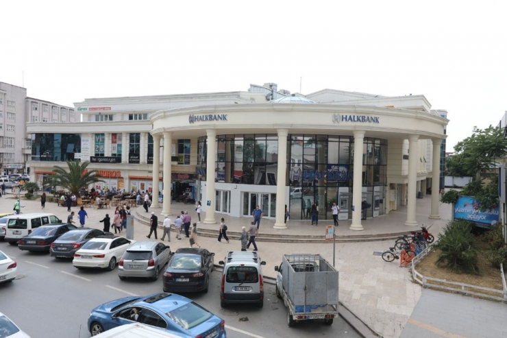 Mutlulukların Yeni Adresi Orhangazi Kültür Merkezi Oldu