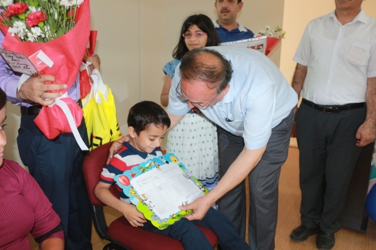 Cumhurbaşkanı Erdoğan’ın Açtığı Okuldu Karne Heyecanı