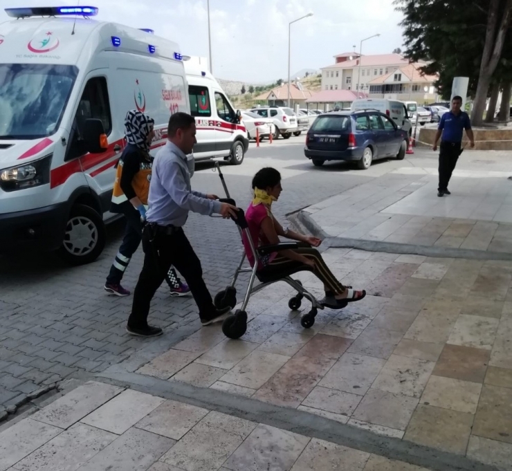 Adıyaman’da İki Otomobil Çarpıştı: 4 Yaralı