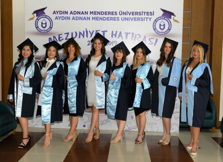 Aydın Sağlık Yüksekokulu Mezunlarını Uğurladı