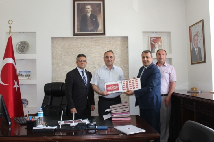 Tarihi Bayat Kilimi Motiflerinin Yer Aldığı Pullar Bastırıldı