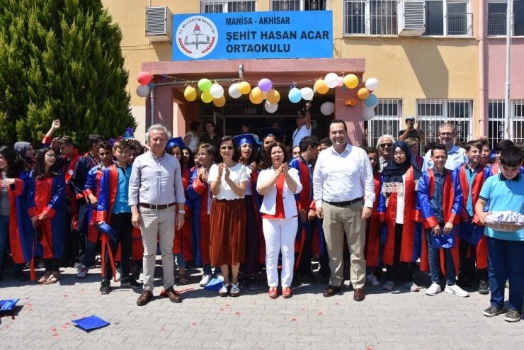 Başkan Dutlulu Öğrencilere Karne Dağıttı