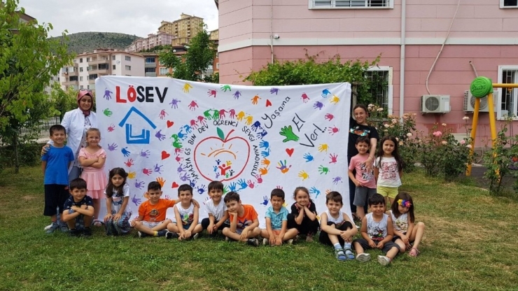 Minikler, Lösemili Çocuklar İçin “Yaşama El Ver”diler