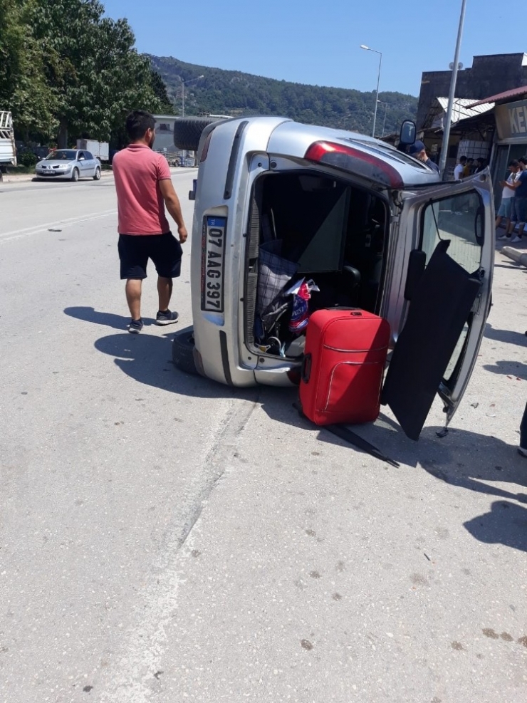 Antalya’da Zincirleme Kaza: 1 Yaralı