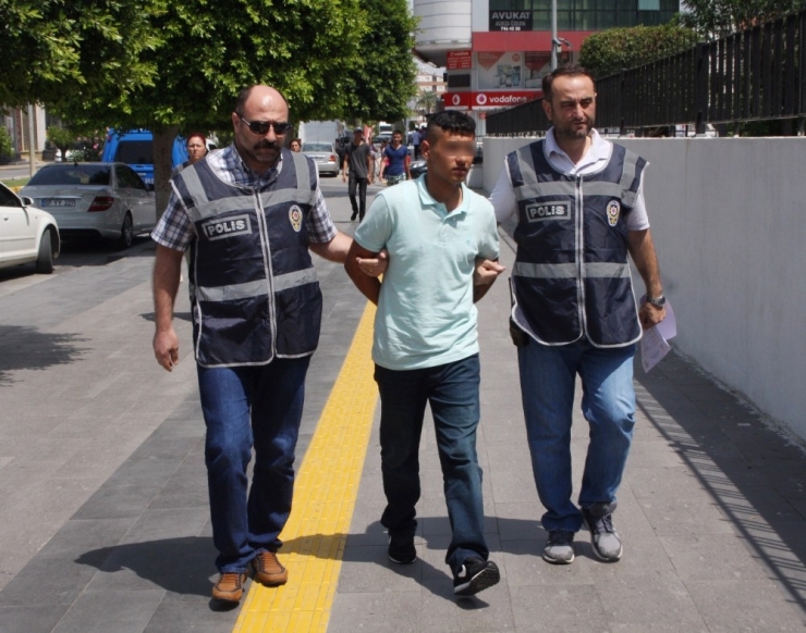 Yankesicilik Şüphelileri Sahte Kimlikle Yakalandılar