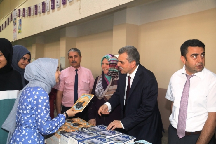 Beyazgül Öğrencilerin Karne Sevincine Ortak Oldu