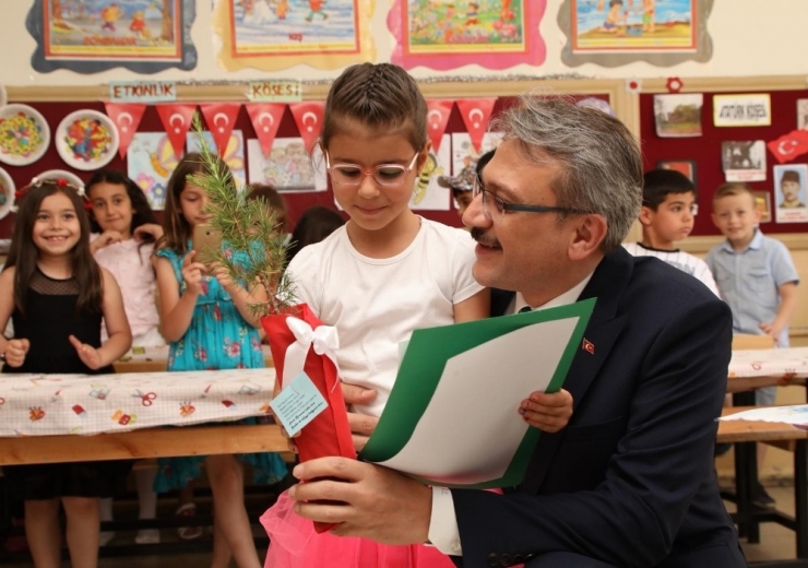 Bingöl’de 58 Bin Öğrenci Karne Heyecanı Yaşadı