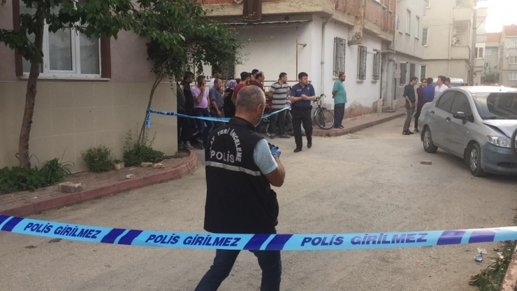 Kavga Ettiği Şahsın Aracını Çalıştırıp Direğe Çarptı