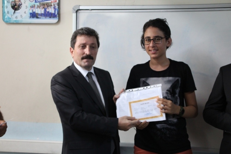 Çanakkale’de 76 Bin Öğrenci Karne Aldı