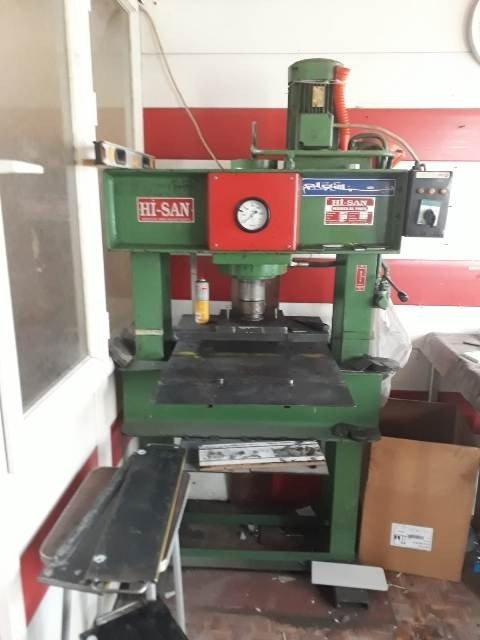 Çalıntı Otolara Sahte Plaka Basan İş Yerine Operasyon