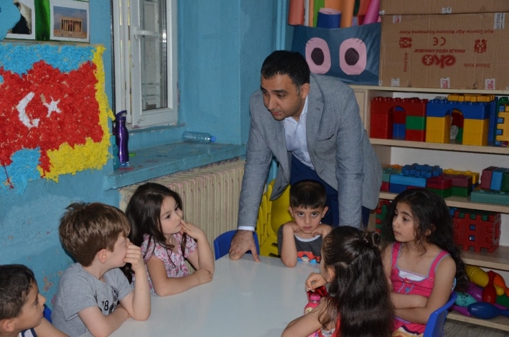 Silvan’da Öğrencilerin Karne Sevinci