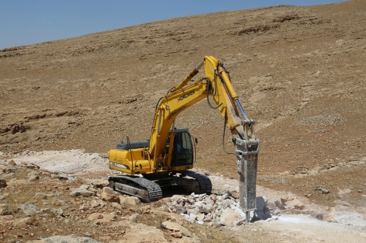 Eyyübiye Belediyesi Yol Yapım Çalışmalarına Ara Vermeden Devam Ediyor