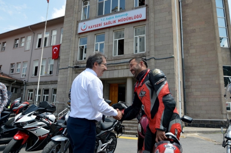 55 Ülkeyi Dolaşan Gezgin, Meme Kanseri Farkındalığı İçin Türkiye’yi Dolaşıyor