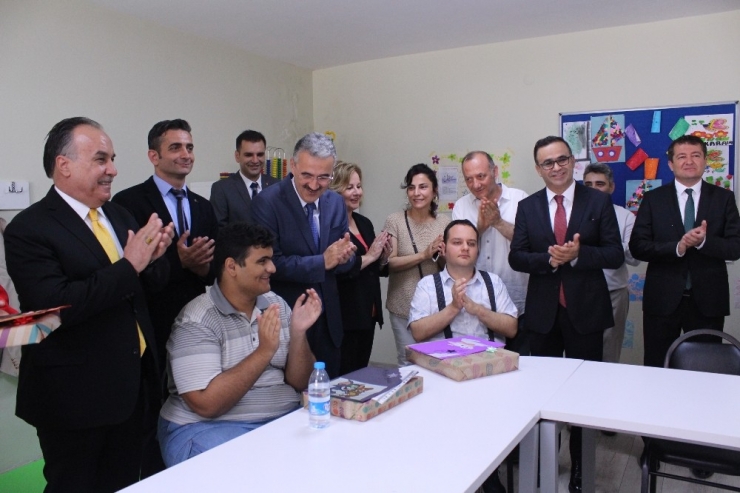 Özel Öğrencilerin Karne Sevinci