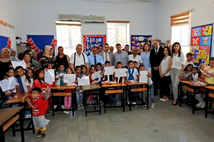 Çeşmeli Öğrenciler, Karnelerini De Hediyelerini De Aldı