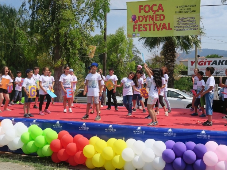 Okul Öncesi Şenliğinde Minikler Göz Doldurdu