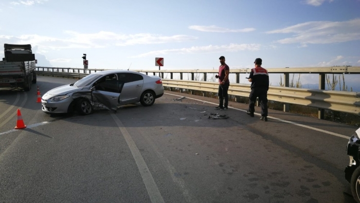 Kadın Sürücüler Çarpıştı