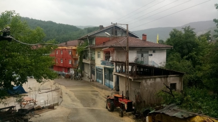 Taşan Dere Ördekleri Sürükledi