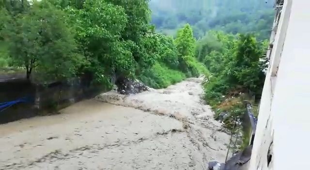 Taşan Dere Ördekleri Sürükledi