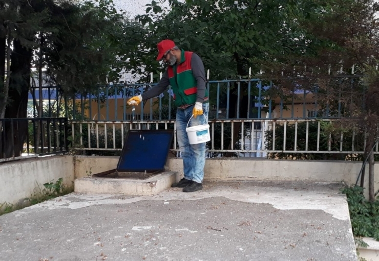 Karaköprü’de Haşere Ve Sivrisinek Mücadelesi Sürüyor