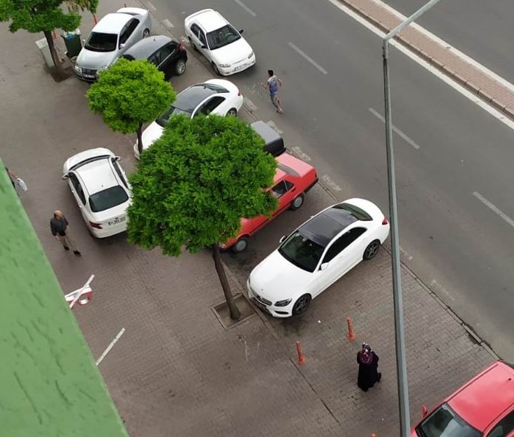 Jandarmadan Kaçmaya Çalışan Zanlı Vatandaşların Da Yardımı İle Yakalandı