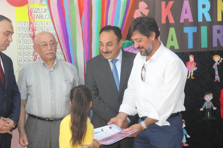 55 Bin Türk Ve Suriyeli Öğrenci Karne Aldı