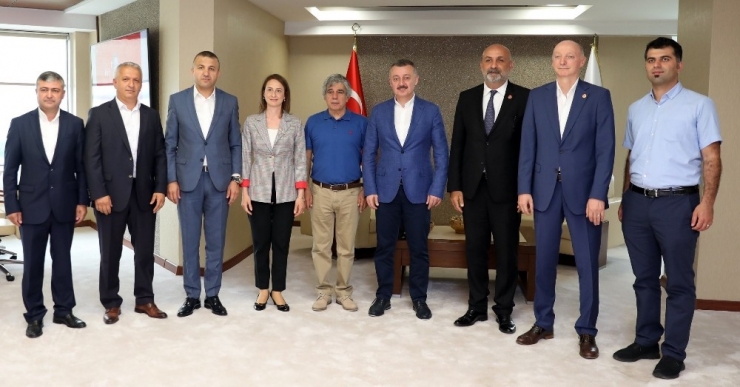 Başkan Büyükakın Chp’li Meclis Üyelerini Ağırladı