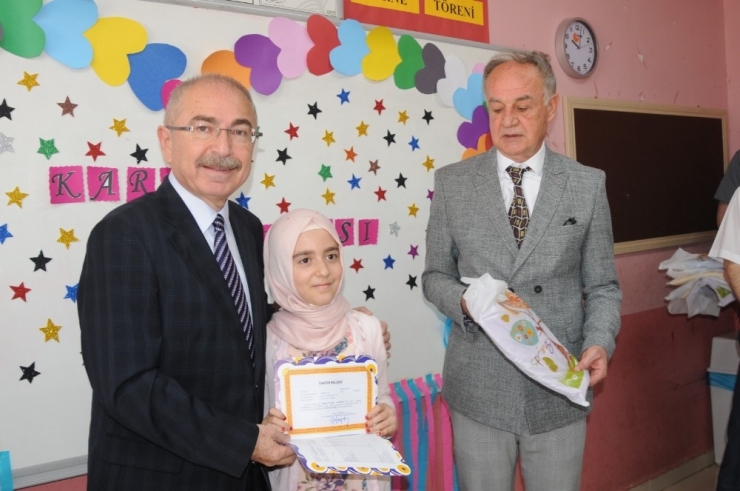 Mardin’de 250 Bin Öğrenci Karne Heyecanı Yaşadı