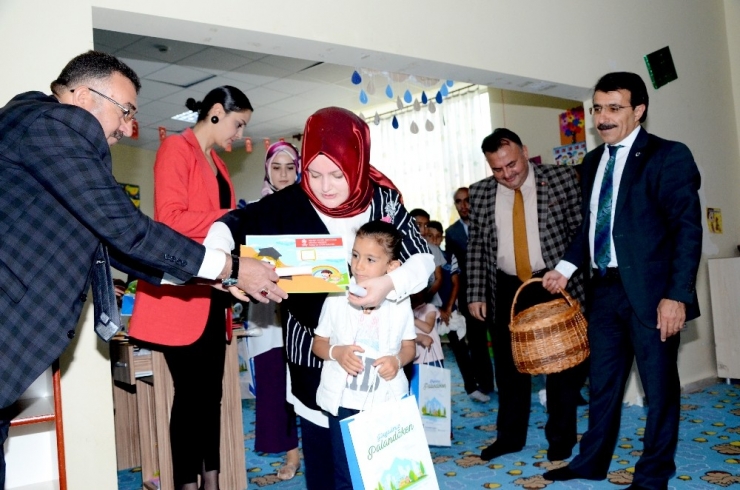 Miniklerin İlk Karne Heyecanı