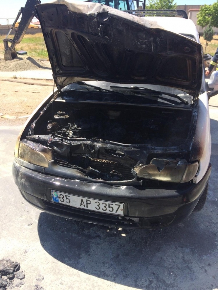 Hastane Otoparkında Araç Yangını